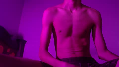 Snapshot of isaaclatino chatting on 02-07-25, 09:47 isaac online show from 02-07-25, 09:47