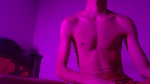 Snapshot of isaaclatino chatting on 02-08-25, 05:29 isaac online show from 02-08-25, 05:29