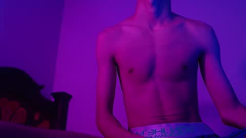 Snapshot of isaaclatino chatting on 02-15-25, 07:16 isaac online show from 02-15-25, 07:16