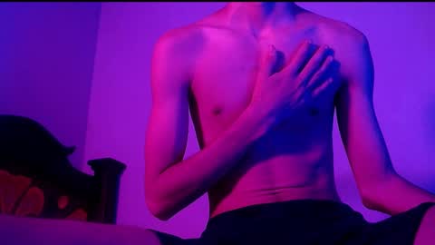 Snapshot of isaaclatino chatting on 02-21-25, 04:51 isaac online show from 02-21-25, 04:51