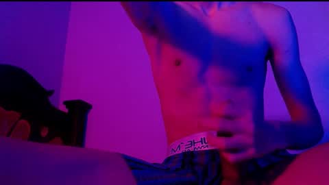 Snapshot of isaaclatino chatting on 02-22-25, 07:45 isaac online show from 02-22-25, 07:45