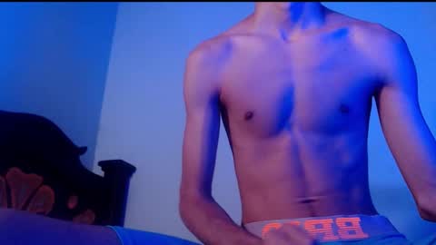 Snapshot of isaaclatino chatting on 02-25-25, 02:47 isaac online show from 02-25-25, 02:47