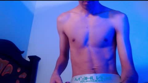 Snapshot of isaaclatino chatting on 02-28-25, 03:15 isaac online show from 02-28-25, 03:15