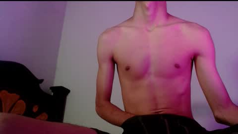 Snapshot of isaaclatino chatting on 03-05-25, 06:12 isaac online show from 03-05-25, 06:12