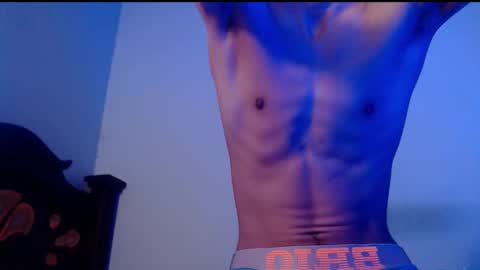 Snapshot of isaaclatino chatting on 03-11-25, 06:53 isaac online show from 03-11-25, 06:53