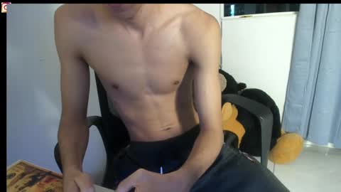 Snapshot of isaaclatino chatting on 09-13-25, 11:59 isaac online show from 09-13-25, 11:59