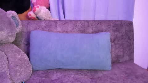 Snapshot of isaaclatino chatting on 11-12-25, 07:20 isaac online show from 11-12-25, 07:20