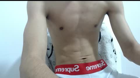 Snapshot of isaaclatino chatting on 11-28-25, 02:36 isaac online show from 11-28-25, 02:36