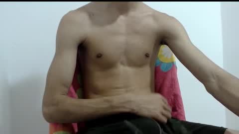 Snapshot of isaaclatino chatting on 12-05-25, 02:31 isaac online show from 12-05-25, 02:31