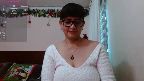 Isabeel Sofia online show from 11-22-25, 12:04
