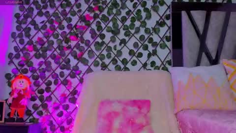 Snapshot of isabel_jamess chatting on 11-13-25, 11:25 Isa online show from 11-13-25, 11:25