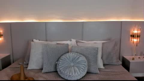 Isa online show from 09-19-25, 03:19