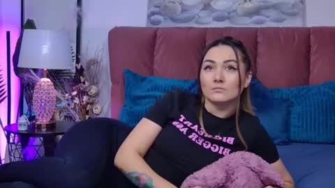 Isa online show from 02-12-25, 07:13