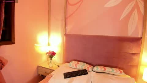 Snapshot of isabelastefano chatting on 11-30-25, 03:21 isabelastefano online show from 11-30-25, 03:21