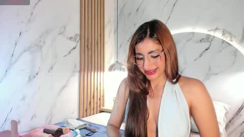 isabelastefano online show from 12-17-25, 12:27