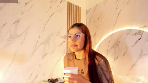 isabelastefano online show from 12-20-25, 03:35