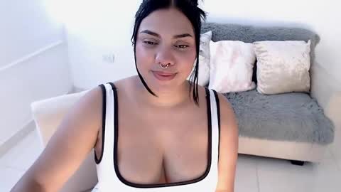 Snapshot of isabelateran chatting on 05-05-26, 06:38 isabelateran online show from 05-05-26, 06:38