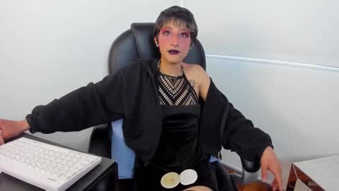 Isabel Cortez online show from 09-11-25, 10:43