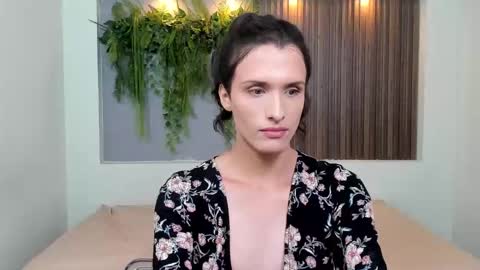 Snapshot of isabelfernandez chatting on 09-21-25, 05:20 IsabelFernandez online show from 09-21-25, 05:20