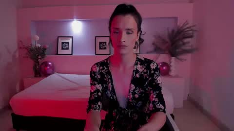 Snapshot of isabelfernandez chatting on 09-23-25, 05:43 IsabelFernandez online show from 09-23-25, 05:43