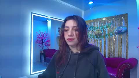 Snapshot of isabell_smiith chatting on 12-14-25, 11:04 Isabell online show from 12-14-25, 11:04