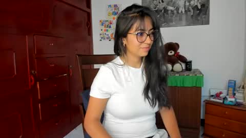 Snapshot of isabella22_1 chatting on 01-08-25, 06:41 Isabella22 1 online show from 01-08-25, 06:41