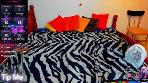 Snapshot of isabella666333 chatting on 11-22-25, 07:18 Ella online show from 11-22-25, 07:18