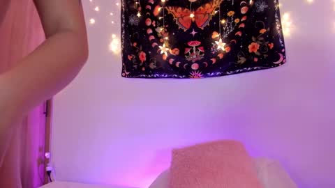 Isa...  online show from 02-08-25, 07:04