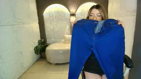 Isa  online show from 02-13-26, 01:40