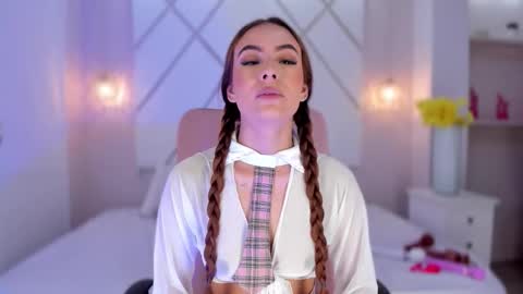 Isa  online show from 12-04-25, 04:05