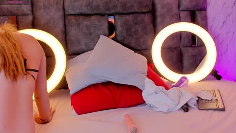 Snapshot of isabella_arias1 chatting on 01-24-25, 07:41 Isabella Arias online show from 01-24-25, 07:41