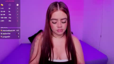 Snapshot of isabella_arias1 chatting on 10-22-25, 08:58 Isabella Arias online show from 10-22-25, 08:58