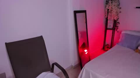 isabella online show from 10-03-25, 05:32