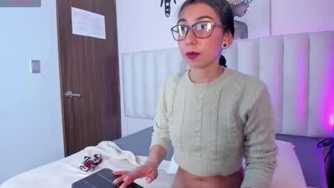 Snapshot of isabella_crofts chatting on 11-10-25, 03:16 isabella_crofts online show from 11-10-25, 03:16