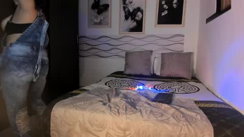 Isabella online show from 04-25-26, 09:34