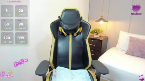 Isabel florez online show from 04-28-26, 02:27