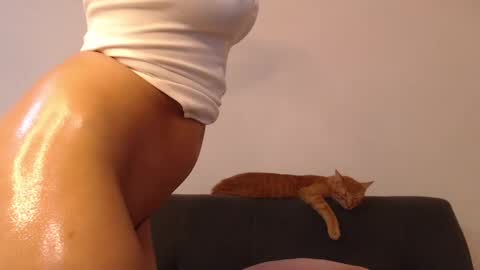 Snapshot of isabella_jones9 chatting on 03-11-25, 02:32 ISABELLA online show from 03-11-25, 02:32