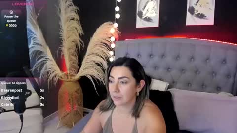 Snapshot of isabella_lt chatting on 03-05-25, 08:32 online show from 03-05-25, 08:32