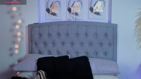 Snapshot of isabella_lt chatting on 11-21-25, 10:03 online show from 11-21-25, 10:03