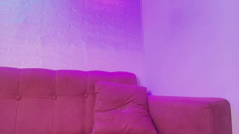 Snapshot of isabella_noir1 chatting on 10-22-25, 05:08 Isabella online show from 10-22-25, 05:08