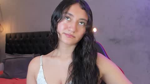 Isabella Nowa online show from 04-21-26, 12:00