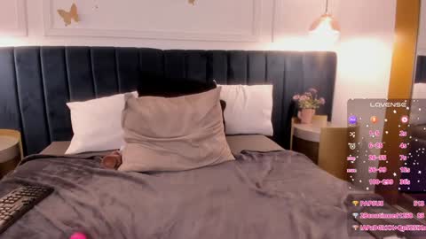 Isabella online show from 12-14-24, 12:33