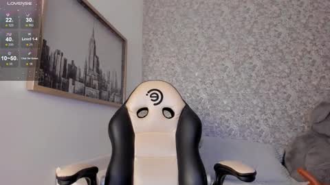 Snapshot of isabella_roberts13 chatting on 02-25-25, 02:03 isa online show from 02-25-25, 02:03