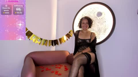 Snapshot of isabella_rosssi1 chatting on 09-25-25, 04:05 isabella_rosssi1 online show from 09-25-25, 04:05