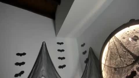 Snapshot of isabella_rosssi1 chatting on 10-26-25, 04:51 isabella_rosssi1 online show from 10-26-25, 04:51