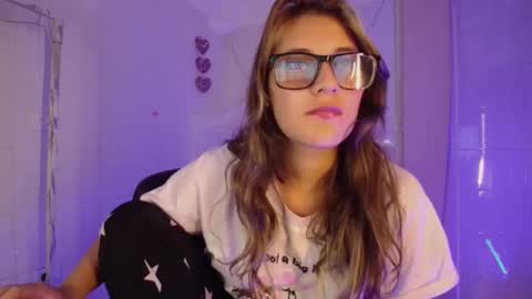 Isabella Rros online show from 10-21-25, 12:44