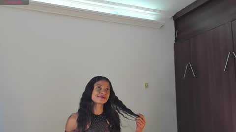 Snapshot of isabella_savina chatting on 11-28-25, 10:45 Isabella online show from 11-28-25, 10:45