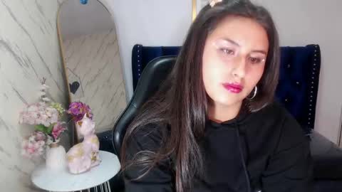 Snapshot of isabella_sweet_v chatting on 11-18-25, 08:24 isabella_sweet_v online show from 11-18-25, 08:24