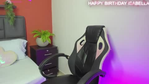 Isabella Thompson online show from 12-21-24, 01:21