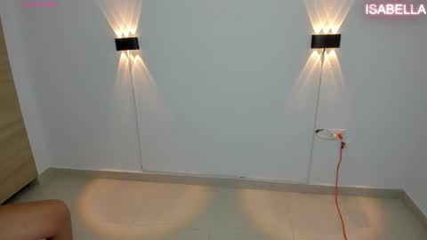 Isabella Thompson online show from 09-16-25, 09:05